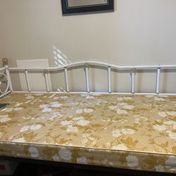 Antique Metal Daybed