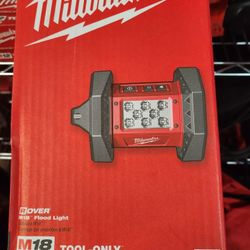 Milwaukee
M18 ROVER 18-Volt Lithium-Ion Cordless 1500 Lumens LED Flood Light (Tool-Only)