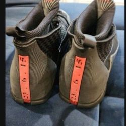 LIKE NEW JORDAN 15 RETROS SHOES MEN SIZE 13 LIGHTLY Used! We Hv Alot More Shoes!