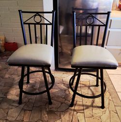 2 Chairs beautiful