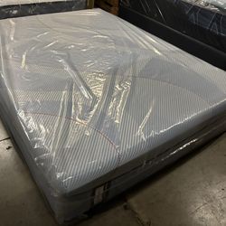 New Queen Sealy Posturepedic Plus Hybrid Firm Mattress