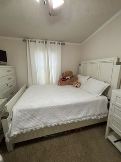White Queen Bedroom Set with Dresser