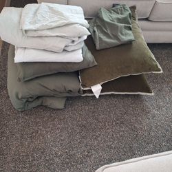 Twin comforter