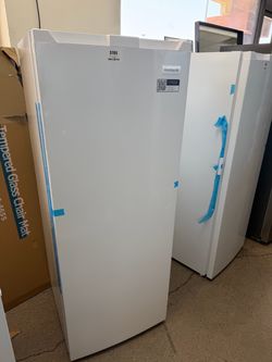 7 cu ft Garage Ready Upright Freezer / Fridge in White