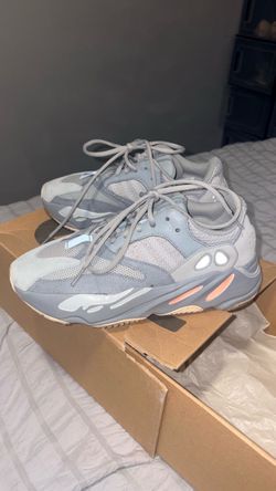 Yeezy boost 700 Inertia