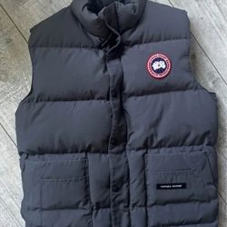 Canada goose vest 