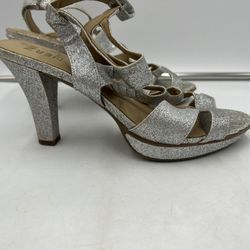 Ladies Womens size 9 Naturalizer silver sparkly 3 3/4” heels