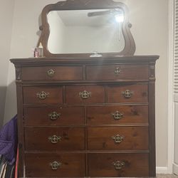 Dresser With Mirror