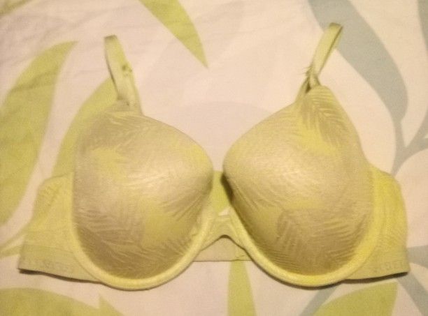 Victoria Secret T-shirt Lightly Lined 36C