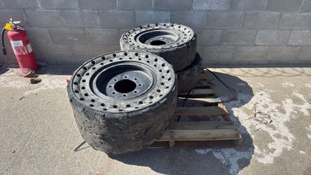 Bobcat demolition tires