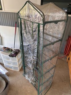 Mini greenhouse