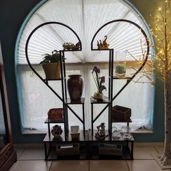 Heart Shape Plant Stand 