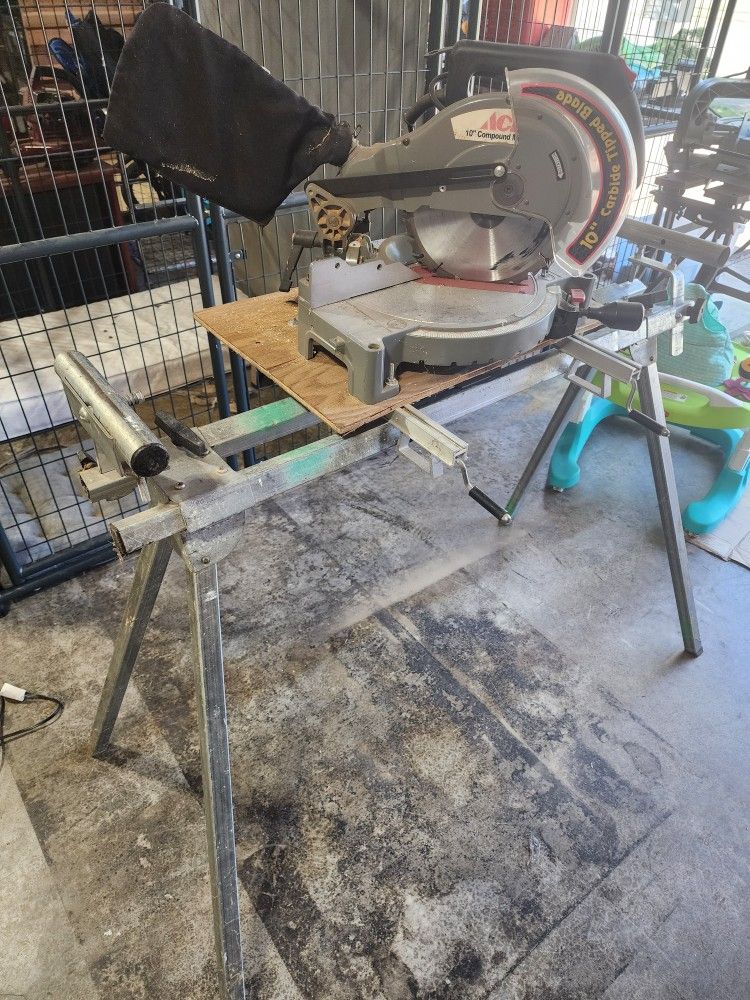 Saw With Stand