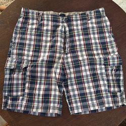 IZOD Plaid Shorts, Size 36