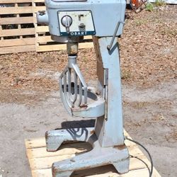 Hobart 30 Quart QT D-300T D-300-T Commercial Bakery Mixer - 115 volts!