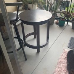 Round table