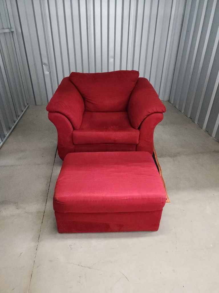 Cozy Red Chair And Ottoman