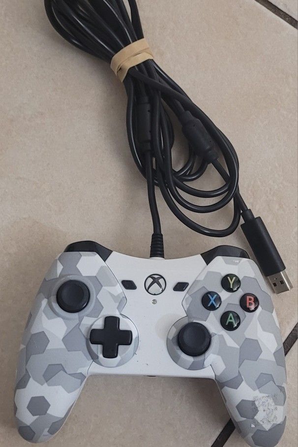 XBOX ONE WIRED CONTROLLER 