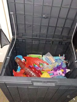 Take everything $100 including storage chest
