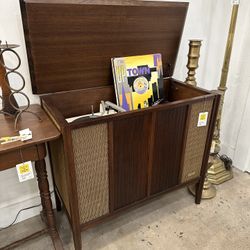 Vintage Penncrest Tube Record Player 
