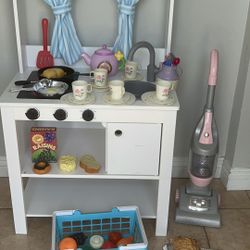 Wooden Kitchen Acsesories Included $48As Is