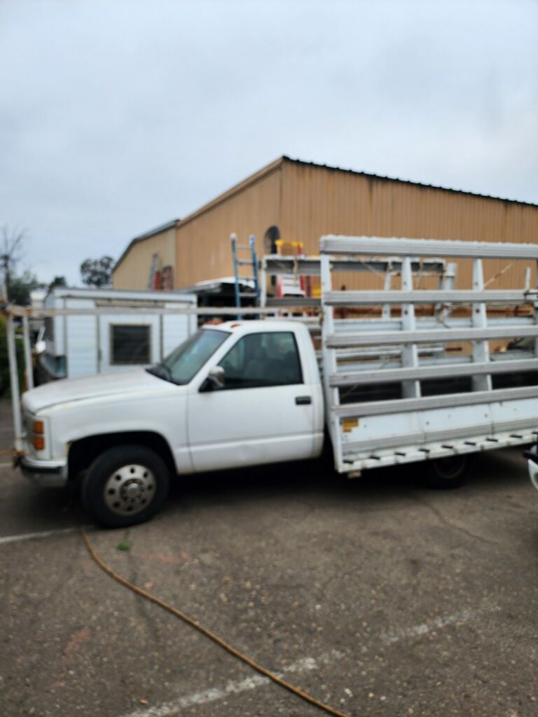 1999 GMC Flatbed Dually Glass Truck