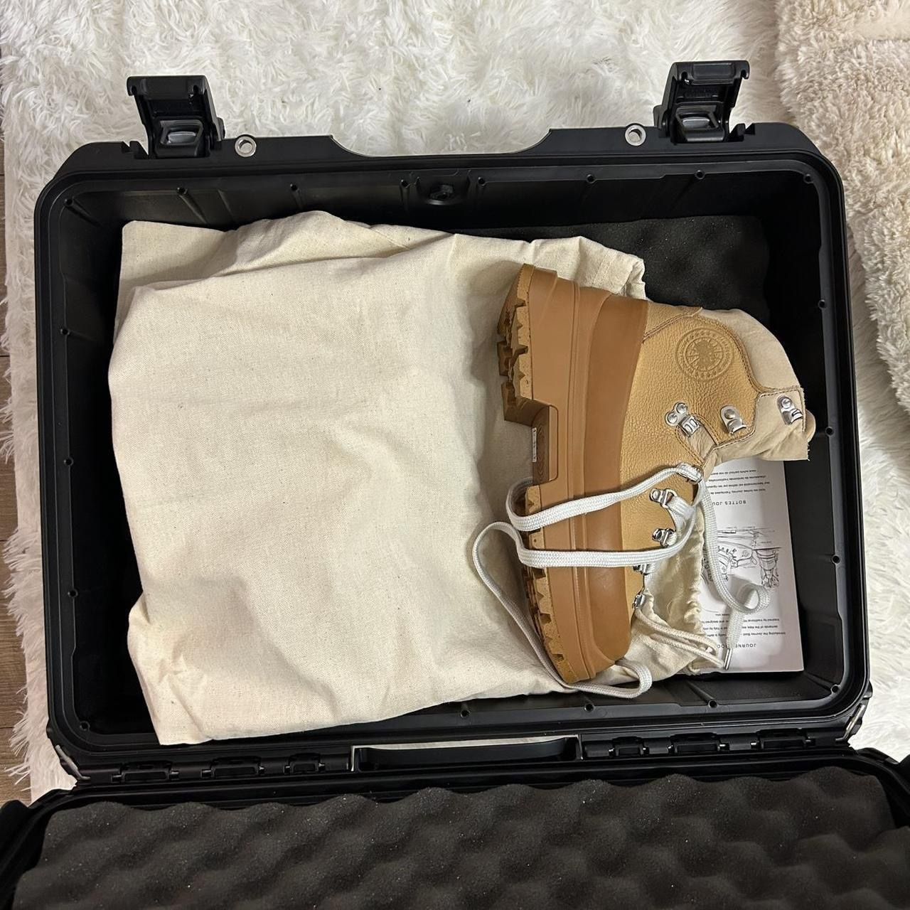 Genuine Leather Canada 7.5 Goose Journey Hiking boots. W 7.5. Case Included