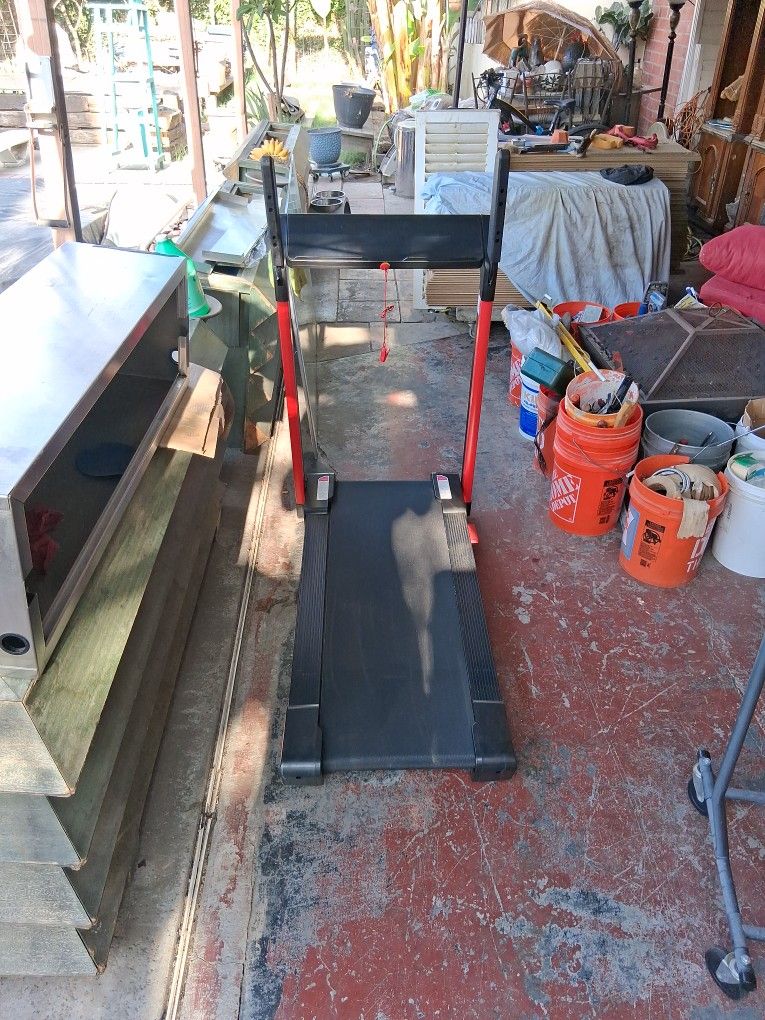 Voyoga Model P4-01 Motorized Home Treadmill Free Local Delivery