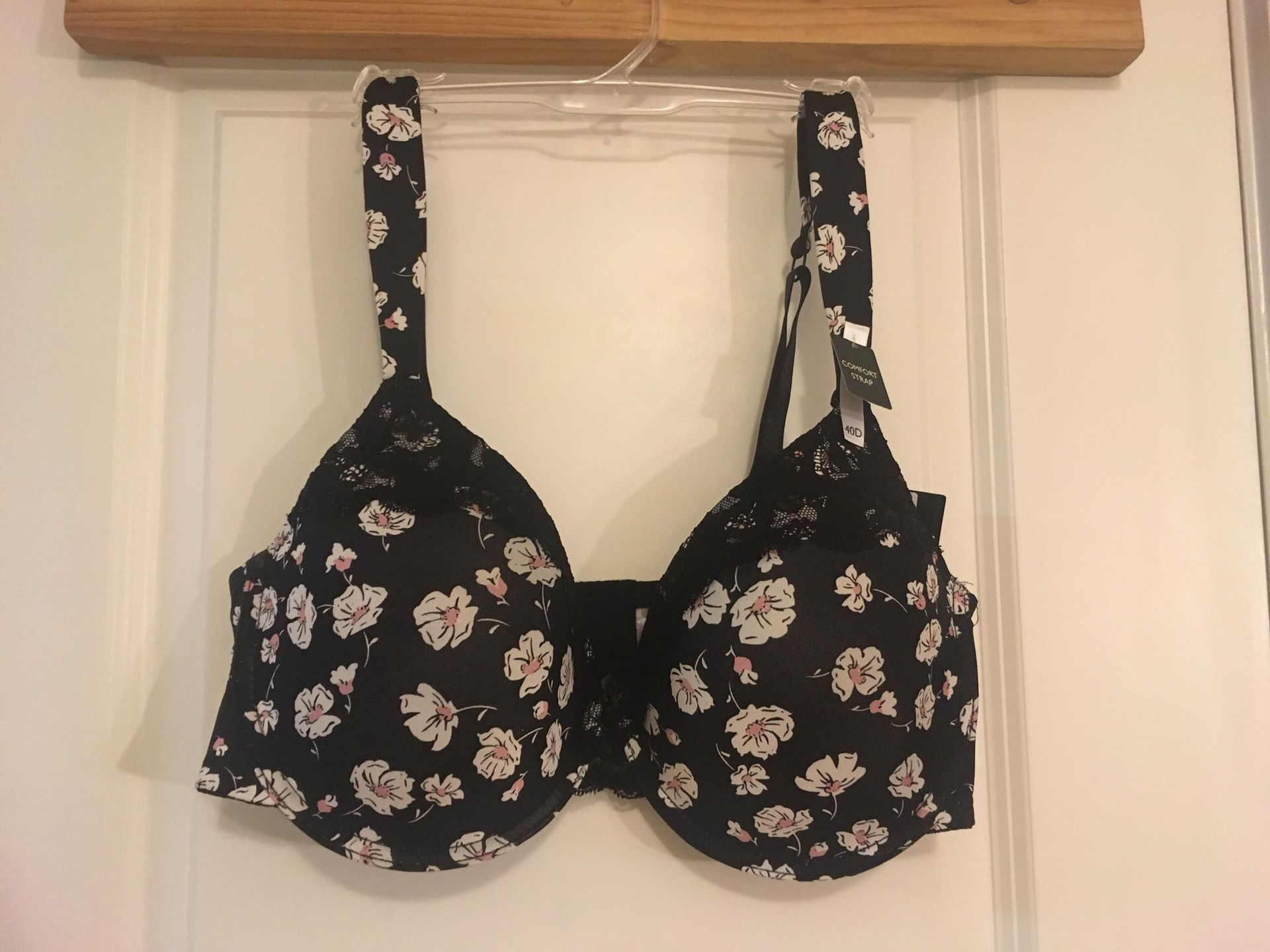 NWT Laura Ashley Comfort Strap Bra 40D