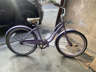 Purple girls Schwinn Beach Cruiser Bicycle