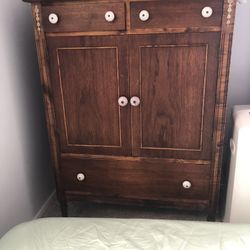 Vintage Wood Dressed 