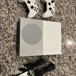 Xbox Series S + 2 Controllers - Great Condition, Fully Working