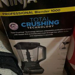 Ninja Professional Blender | Smoothie Blending, Drink Mixer, Grinder, Ice Crusher, Frozen Fruit Blending | 1000W Power, Total Crushing Technology, XL 