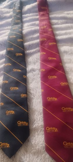 Century 21 https://offerup.com/redirect/?o=V29yay5uZWNrLnRpcmVz