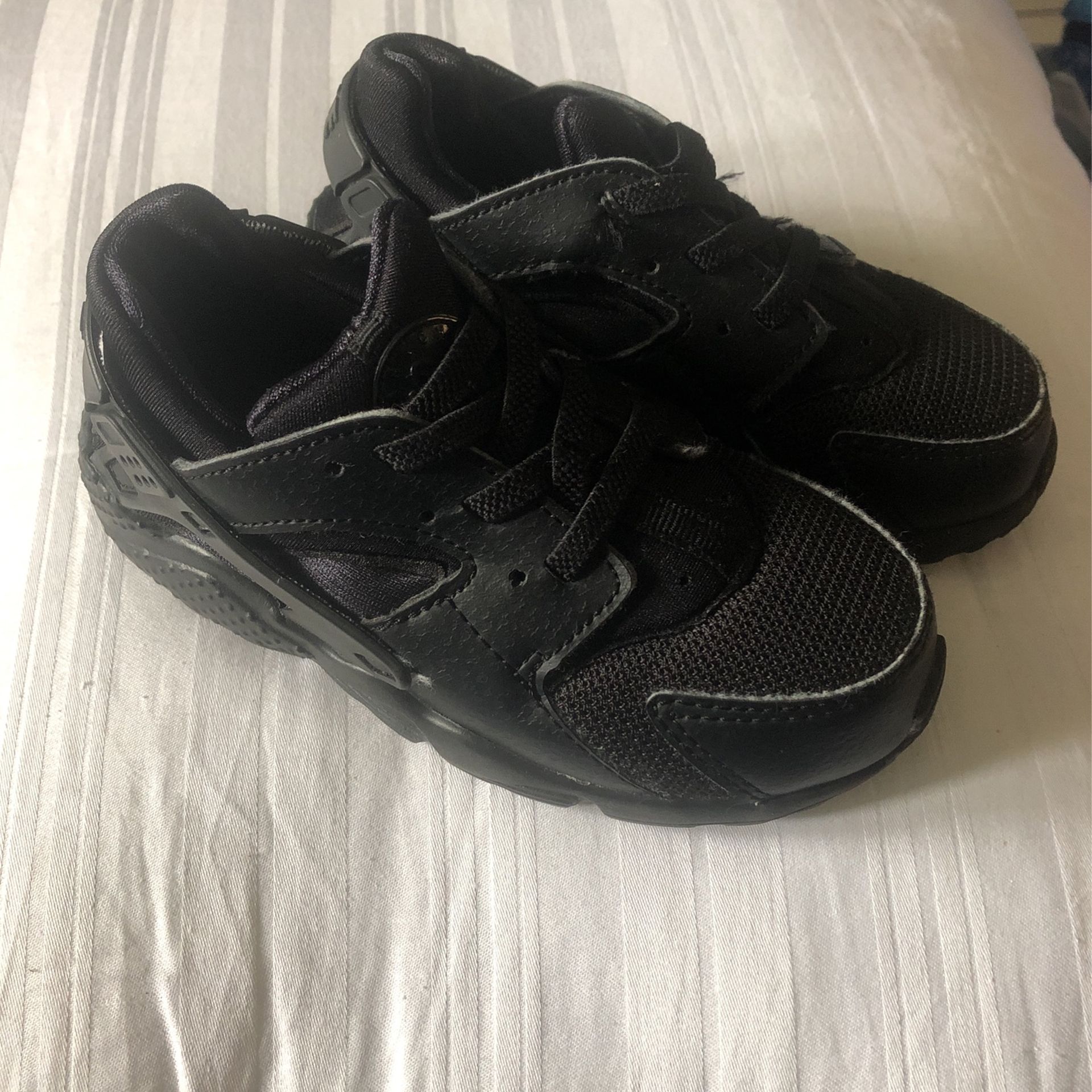 Nike Toddlers Size 9