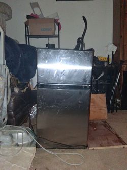Upstreaman mini fridge