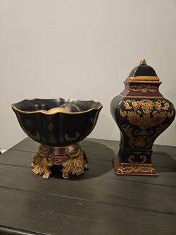 Unique Oriental Vase Set