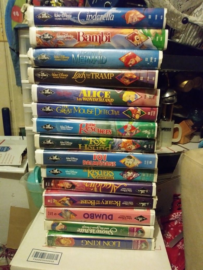Total of 15 Disney VHS Movie Lot, 13 are Black Diamond & 2 are Masterpiece, Good