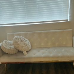 Sofa Cama De Uso . No Esta Roto 50.00