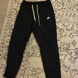 Nike pants- Tapered - Medium 