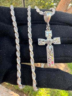 Plata 925 cadena torzal con cruz nugget.