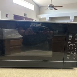 Microwave Oven in Black Mainstays 1.1 Cu. ft 