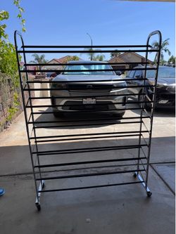 Rolling shoe rack