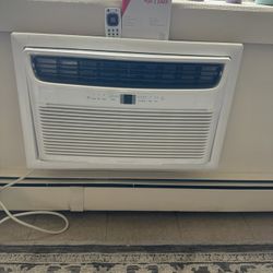 Frigidaire Sleeve Air Conditioner