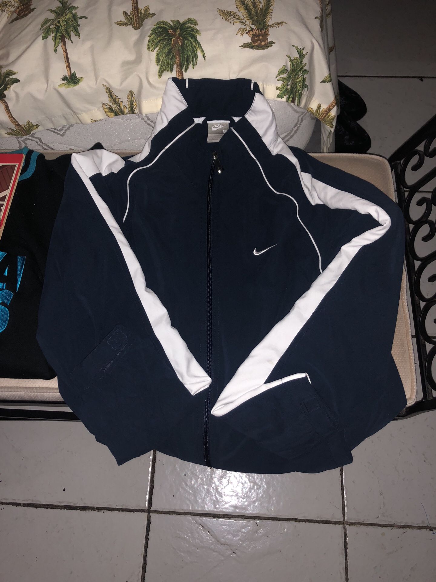 Nike zip up jacket medium