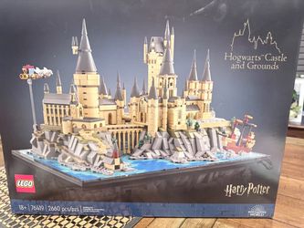 LEGO Harry Potter Hogwarts Castle and Grounds 76419