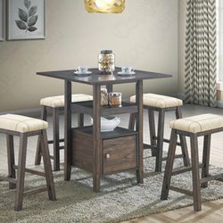Dining Set / Financing Available 