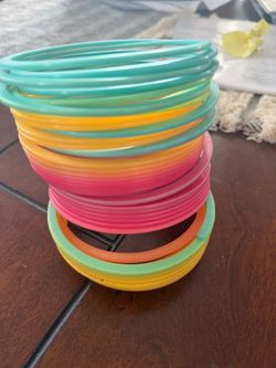 Rainbow slinky fidget toy