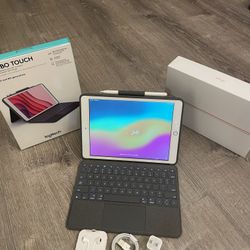 IPAD 8th GENERATION WIFI/CELLULAR + LOGITECH COMBO TOUCH KEYBOARD + APPLE PENCIL & ACCESSORIES 