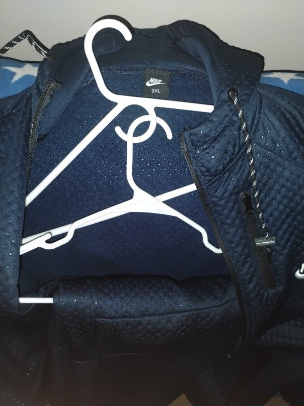 NIKE 2XL SWEAT SUIT PANTS AND JACKET